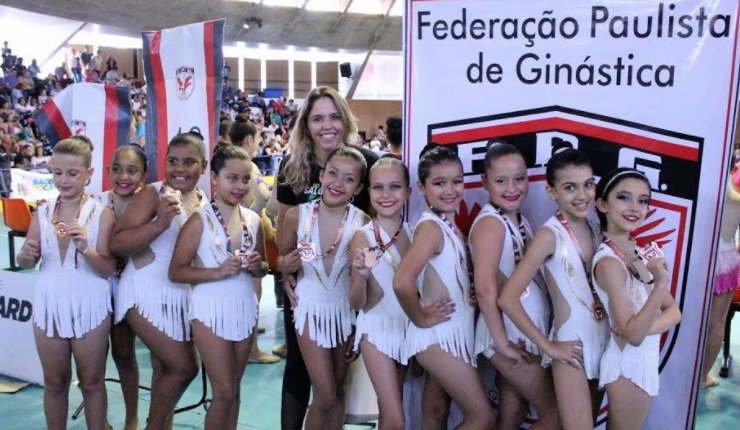 EMEF_Heitor_Andrade_Ginastica_Ritmica_740_x_430.jpg