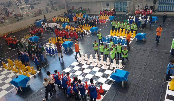 DRE Penha realiza o “III Festival Regional de Xadrez Gigante