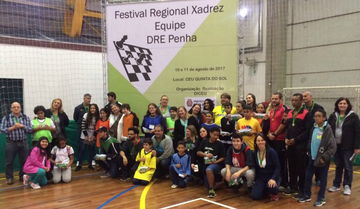 DRE Penha realiza o “III Festival Regional de Xadrez Gigante
