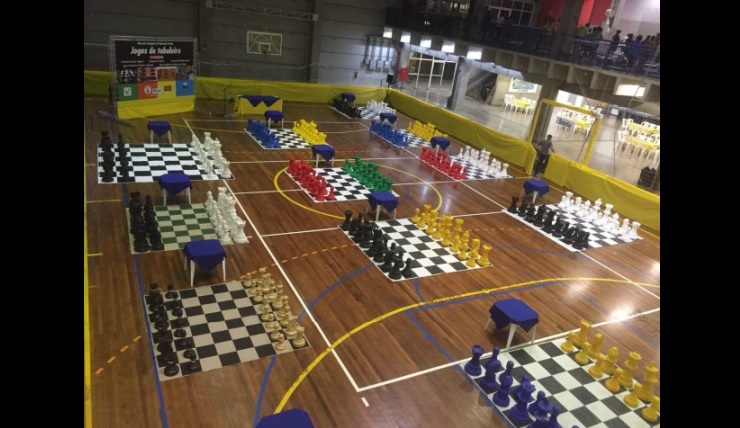 DRE Penha realiza o “III Festival Regional de Xadrez Gigante