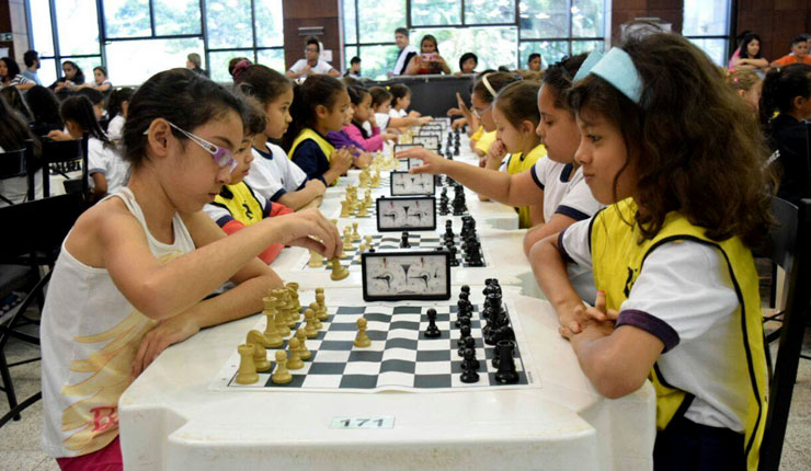 Clube de Xadrez e Jogos de tabuleiro para crianças e adolescentes