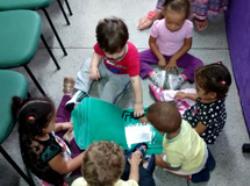 CEI Jardim Tietê confecciona livros infantis com diversos materiais