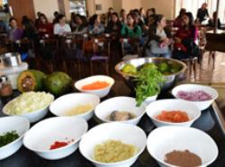 Nutricionistas da Rede Municipal de Ensino participam de oficina culinária