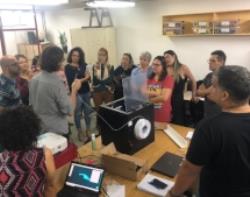 Professores passam por formação para utilizarem impressoras 3D