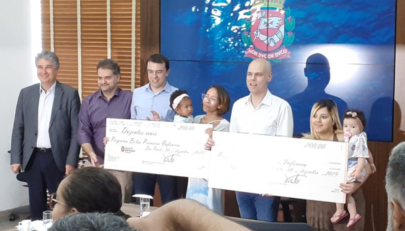 Prefeitura entrega cheque simbólico