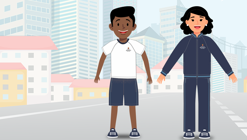 Imagem de fundo ilustra uma cidade com casas e prédios, em destaque, um garoto e uma garota (ilustração) vestidos com o novo uniforme escolar da rede municipal sorriem