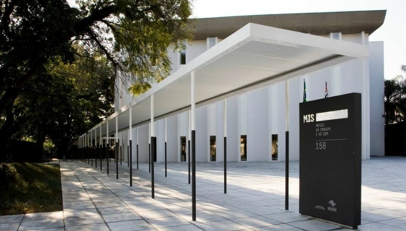 Fotografia da fachada do Museu da Imagem e do Som (MIS).