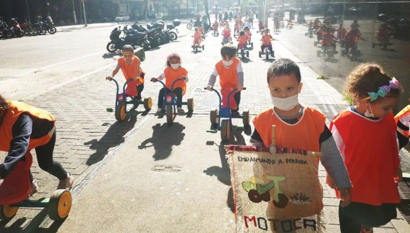 Motoca na praça”: diversas formas de aprender com o território