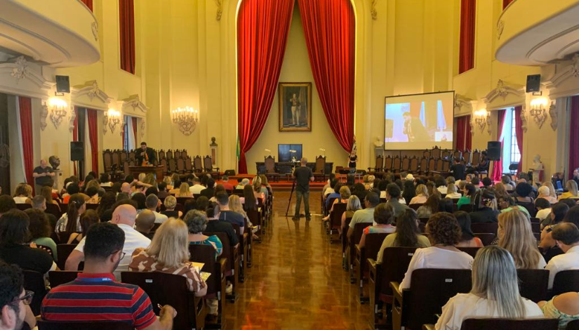 fotografia de auditório com aReunião De Planejamento