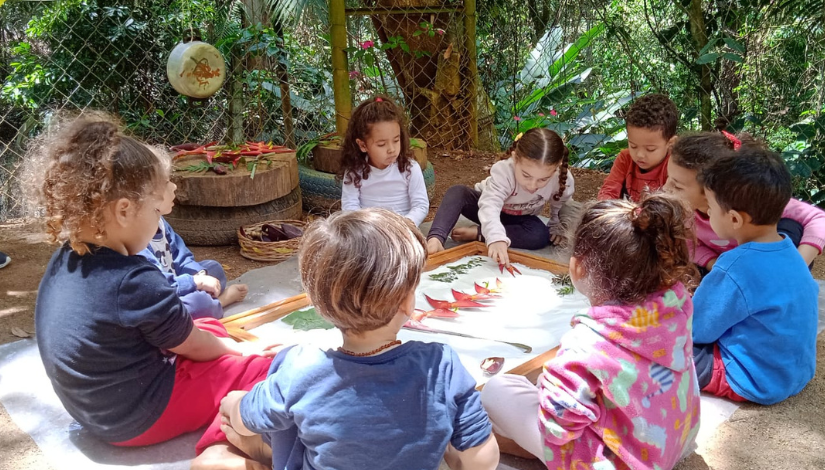 Educação infantil - Pintura no chão em 2023