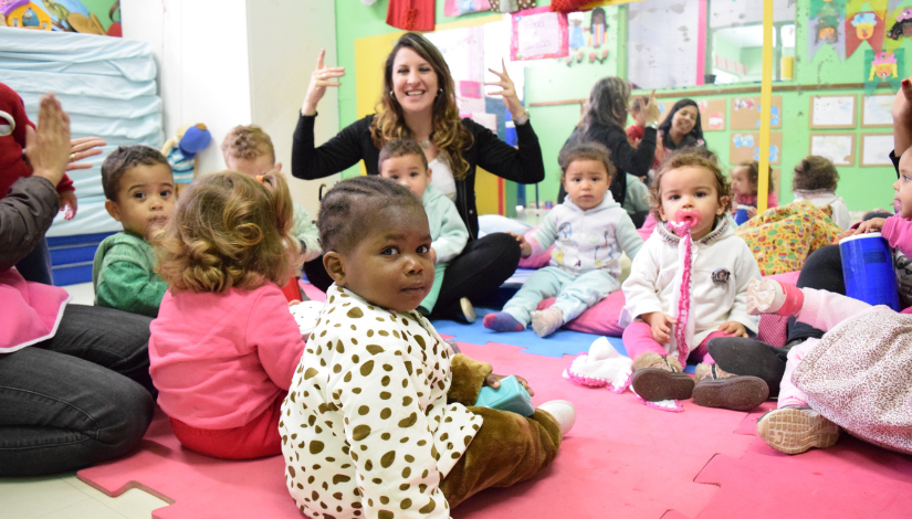 fotografia de professora de educação infantil