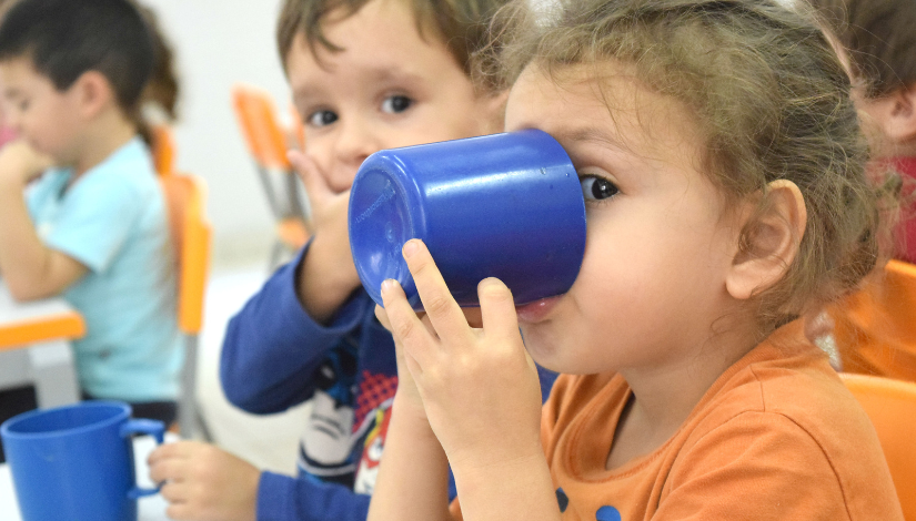 Diretoria Regional de Educação Butantã - DRE Butantã - AUXÍLIO MATERIAL  ESCOLAR Todos os estudantes têm direito ao Auxílio Material Escolar, sendo  importante: 1) Atualizar os dados do (a) responsável e do (