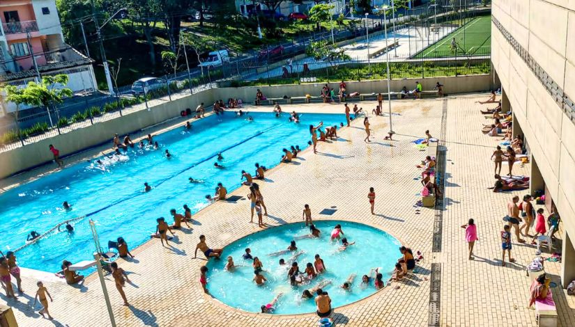 Piscinas do Centro Educacional Unificado (CEU).