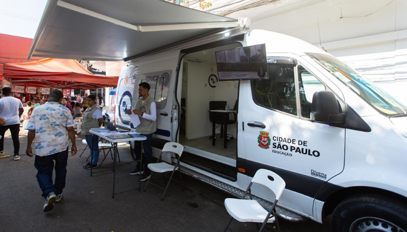 Carro itinerante Educamóvel 2