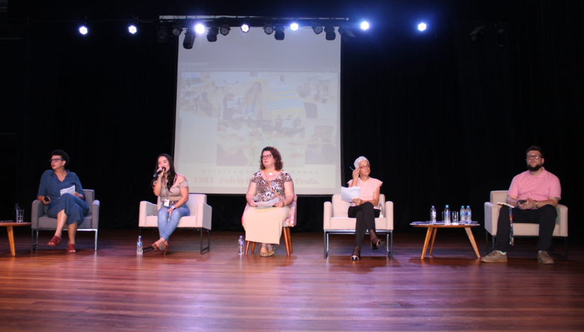 Diretores e supervisor participam de uma roda de conversa durante a reunião de avaliação do ano