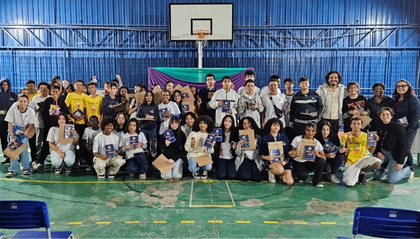 Estudantes Da Emef Francisco Rebolo Lançam Livro