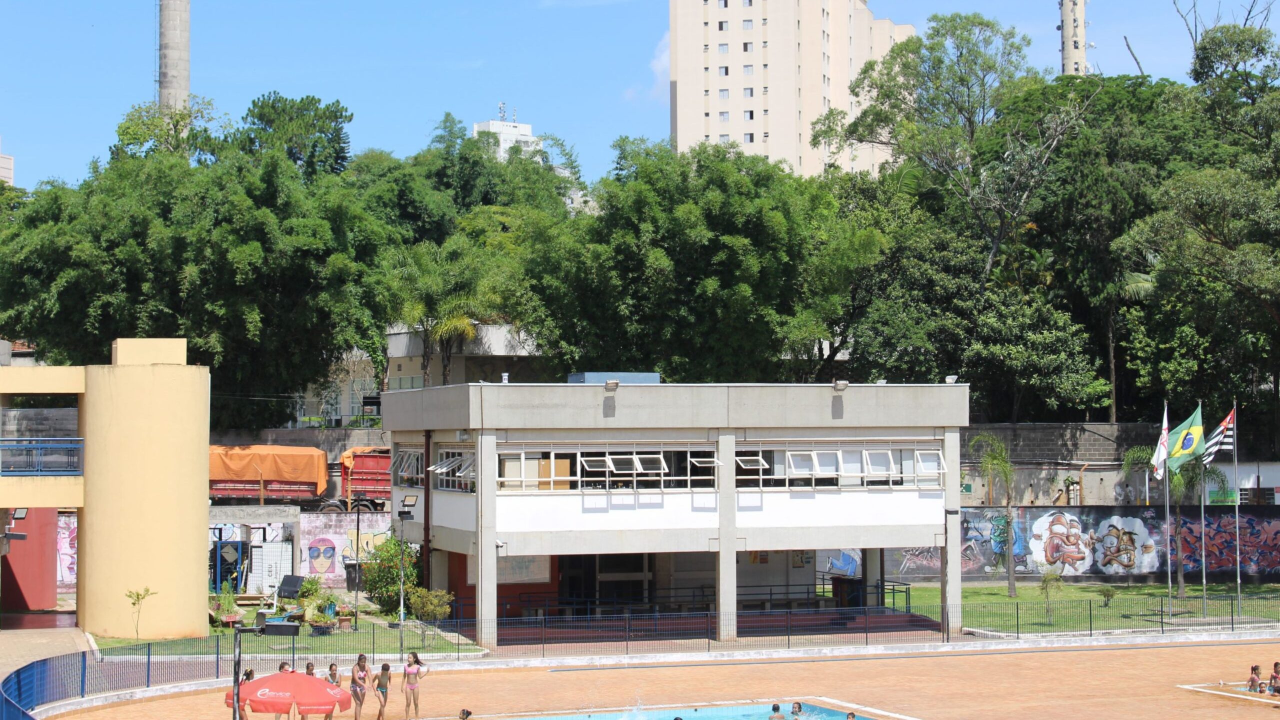 CEU Jaguaré recebe ação solidária da Hamburgada do Bem neste sábado (26)