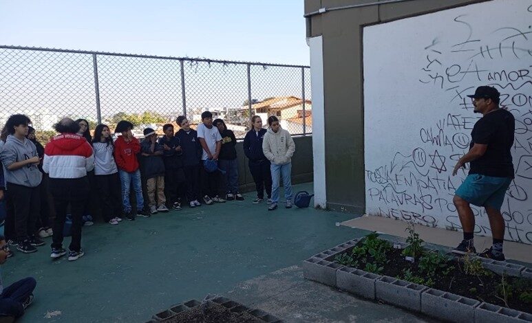 Eme Milton Pereira Costa Grafite 01