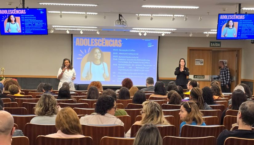 Fórum “Aprender e Ensinar nas Adolescências” reúne educadores e estudantes da Rede Municipal de Ensino