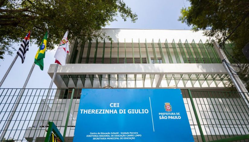 Fotografia da fachada do prédio do CEI Therezinha Di Giulio,.