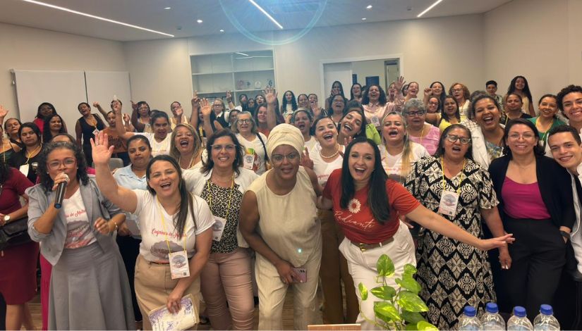 Fotografia de várias mulheres do projeto 