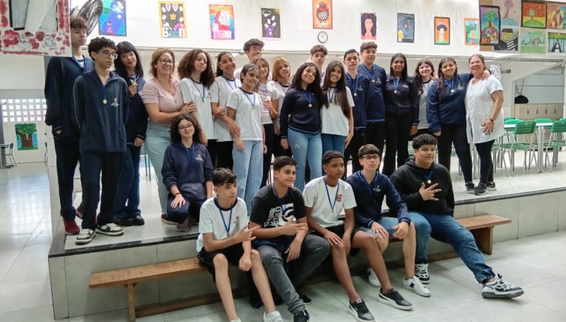 Após bronze em olimpíada de matemática, escola municipal avança para competição na Ásia
