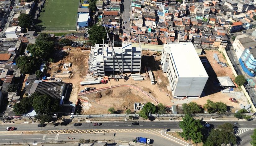 Fotografia aérea da obra do CEU Brasilândia.