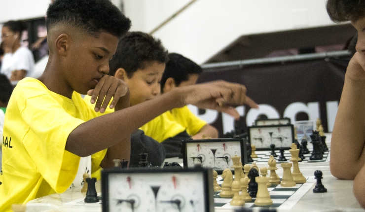 Professores da rede municipal de ensino participam de aula inaugural da  formação em xadrez